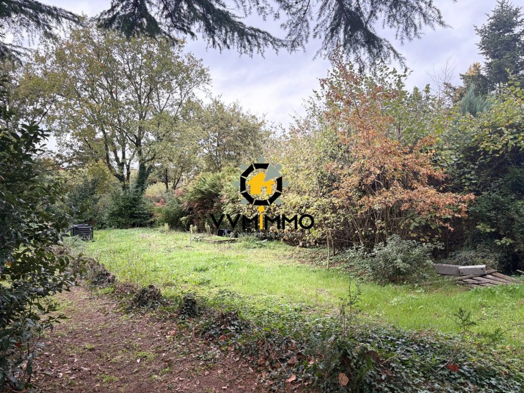 Terrain constructible de 390m2 – Saint-Mars-du-Désert