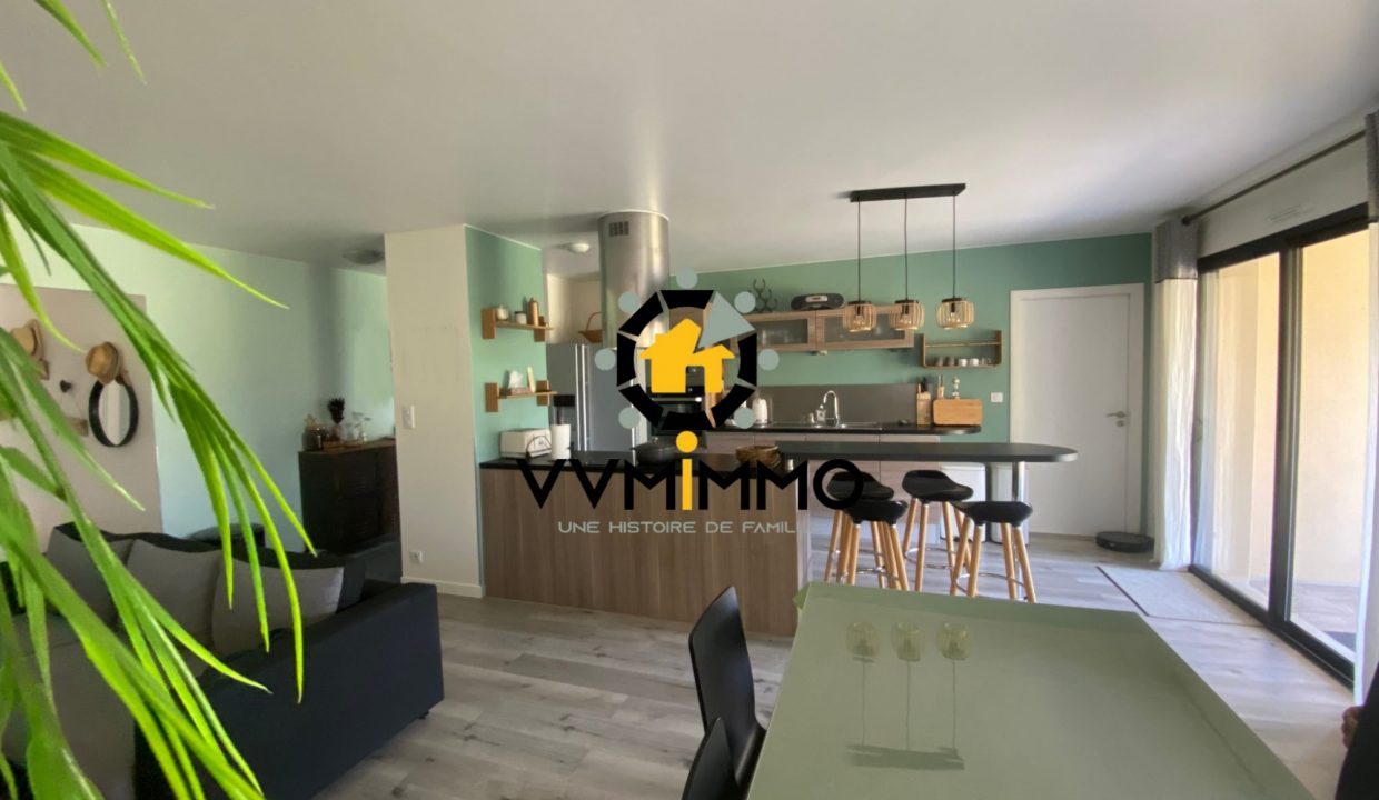 1775137864_VM721_2_original